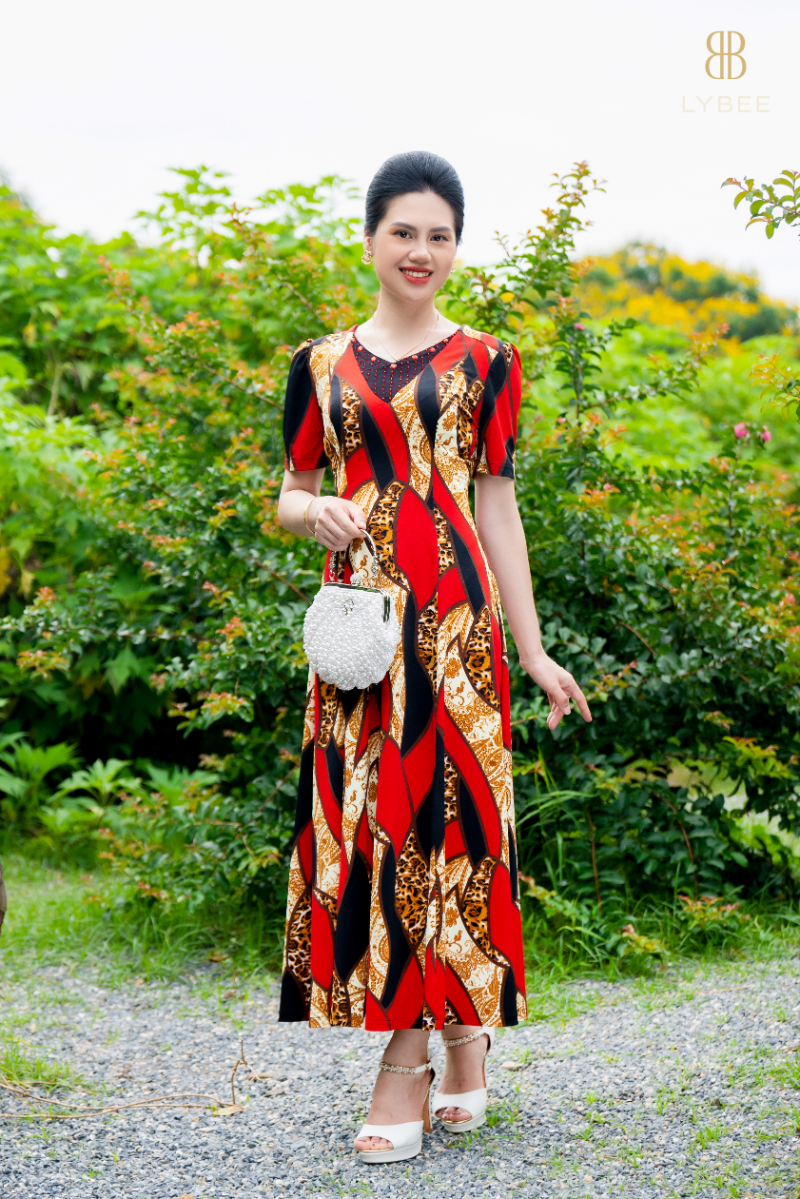 Những phụ kiện thời trang dành cho phụ nữ tuổi trung niên | ELLY - TOP 10  Thương Hiệu Nổi Tiếng Việt Nam