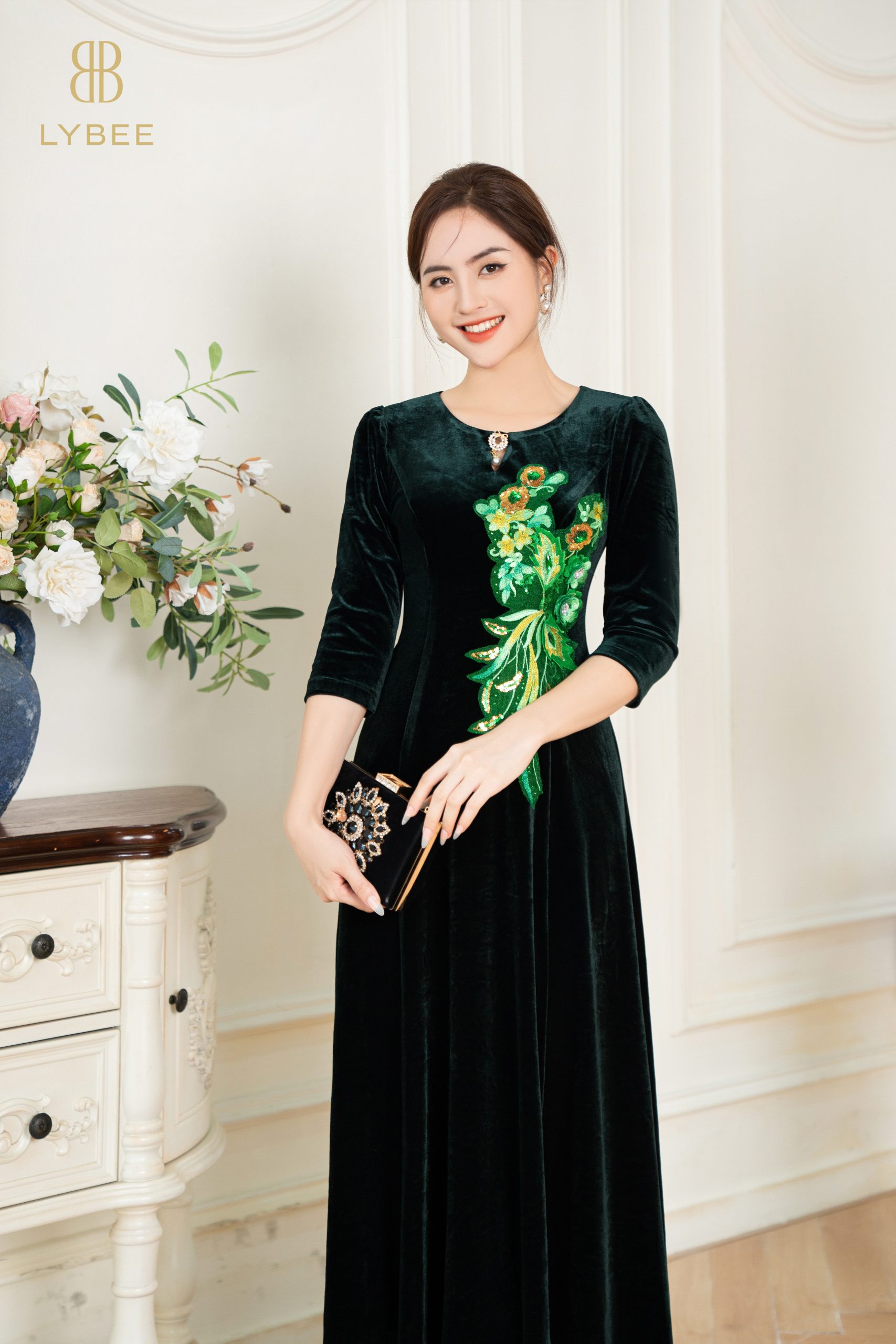 Chia sẻ kinh nghiệm diện váy nhung vừa đẹp vừa thu hút  Bản tin Bình Thuận